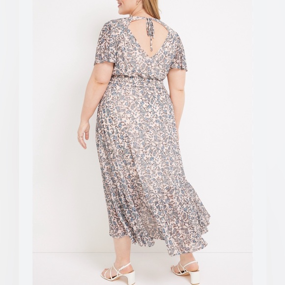 Maurices Dresses & Skirts - Maurices Women's Mirablis Cream Floral Maxi Dress Flutter Sleeves Size M NWT